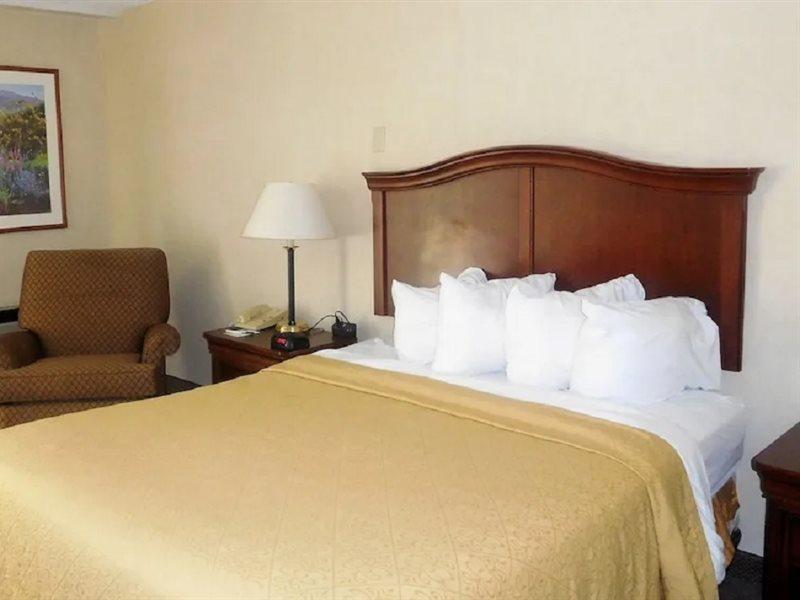 Quality Inn & Suites Danville Luaran gambar