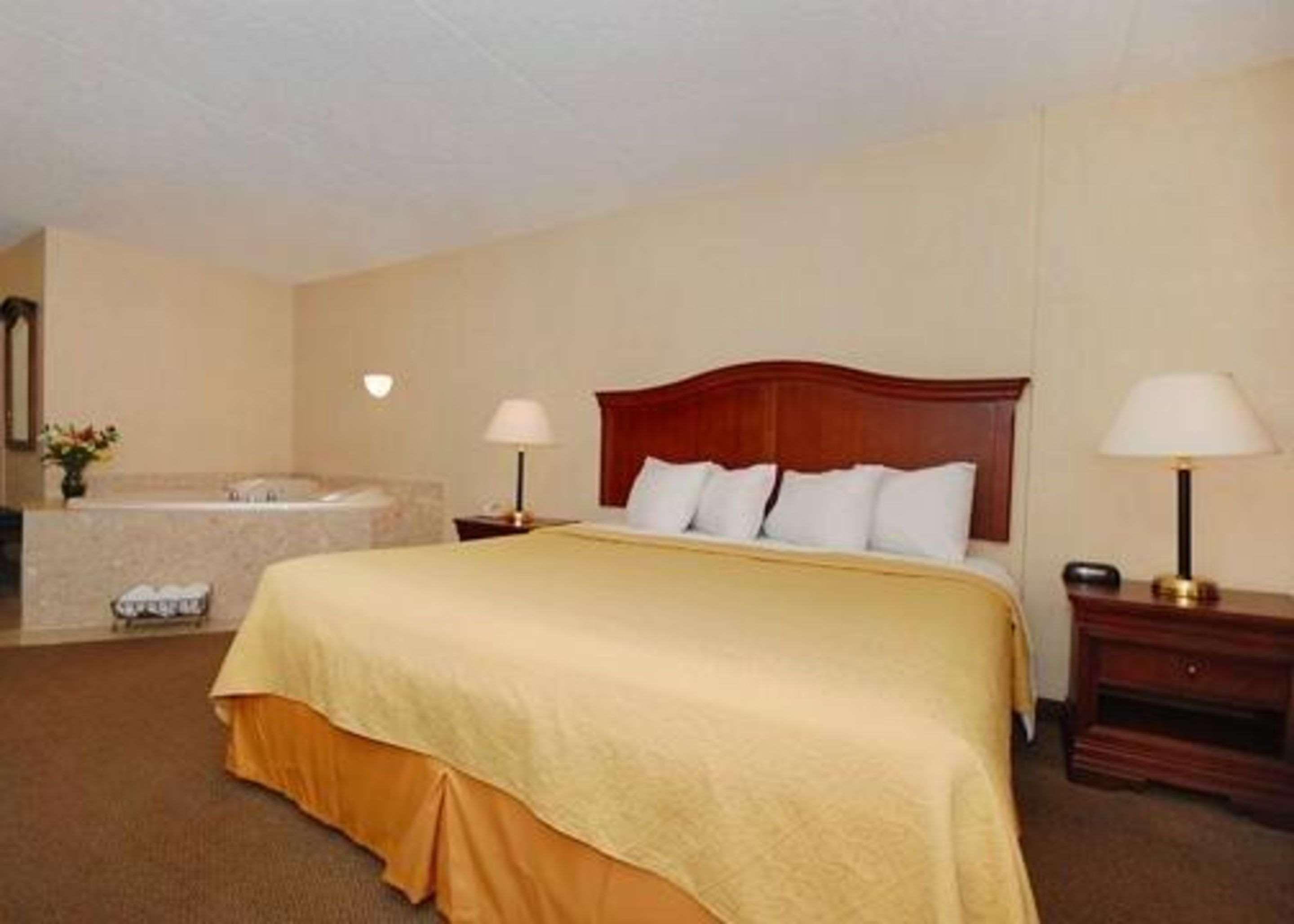Quality Inn & Suites Danville Luaran gambar