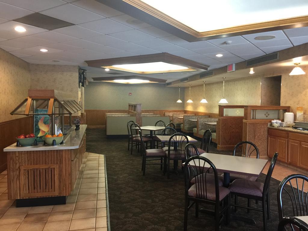 Quality Inn & Suites Danville Luaran gambar