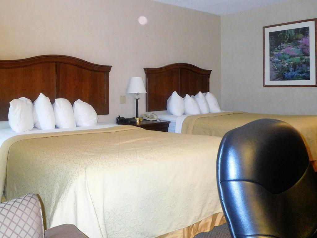 Quality Inn & Suites Danville Luaran gambar